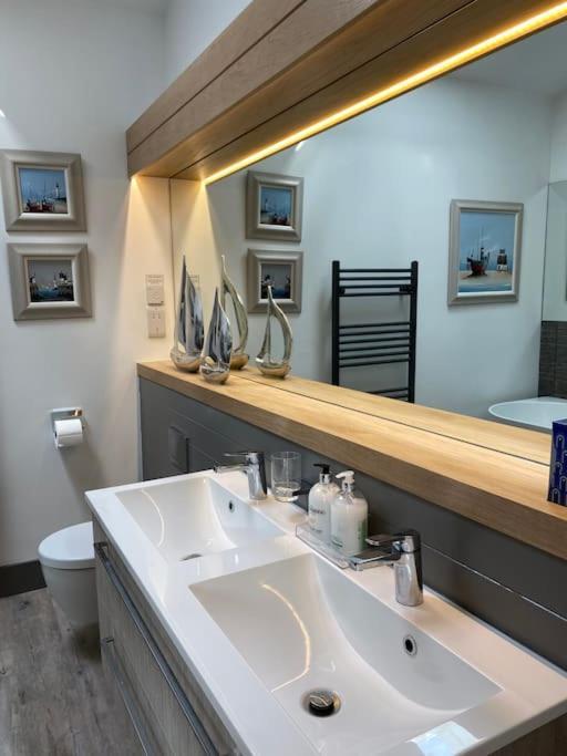 Mayflower, Luxury Norfolk Retreat - Brancaster, Sleeps 4 -12 Exterior foto